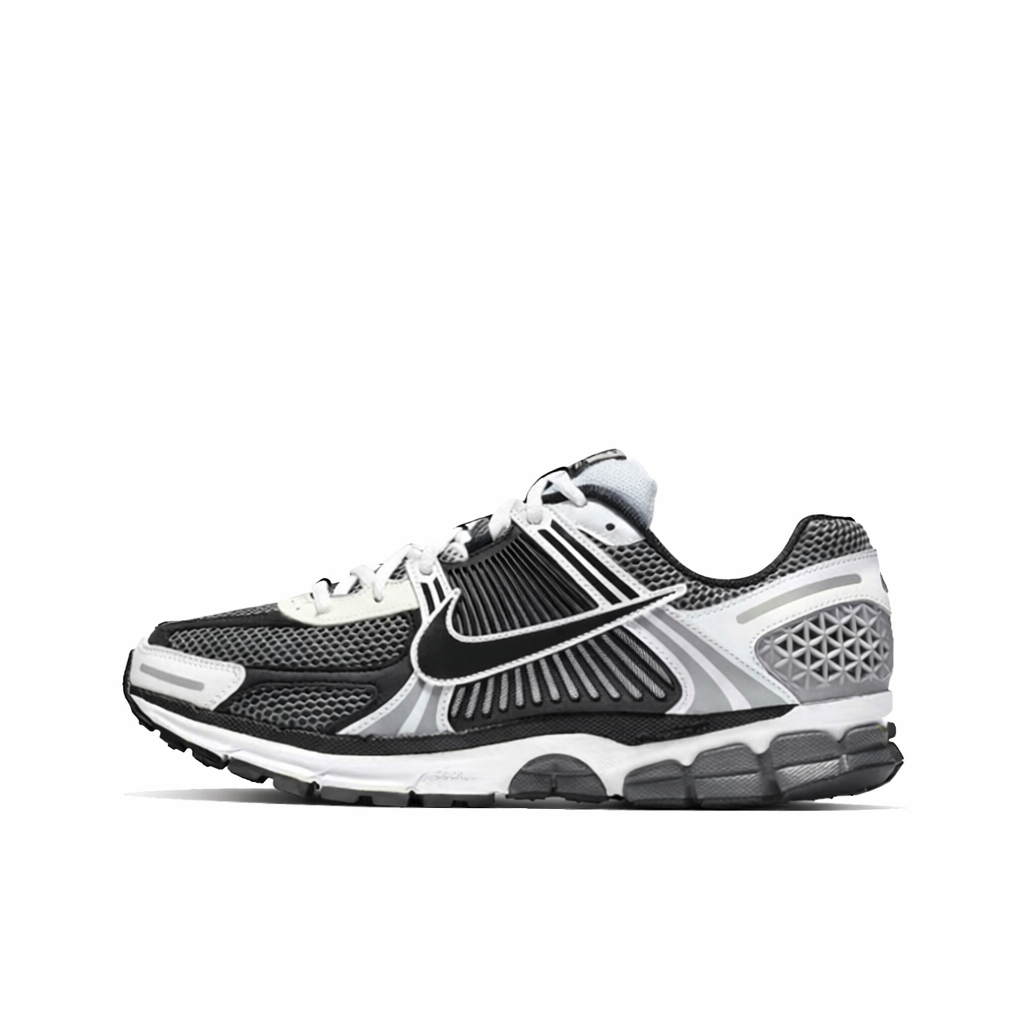Nike Zoom Vomero 5 – 'Black/White Retro Performance Runner'