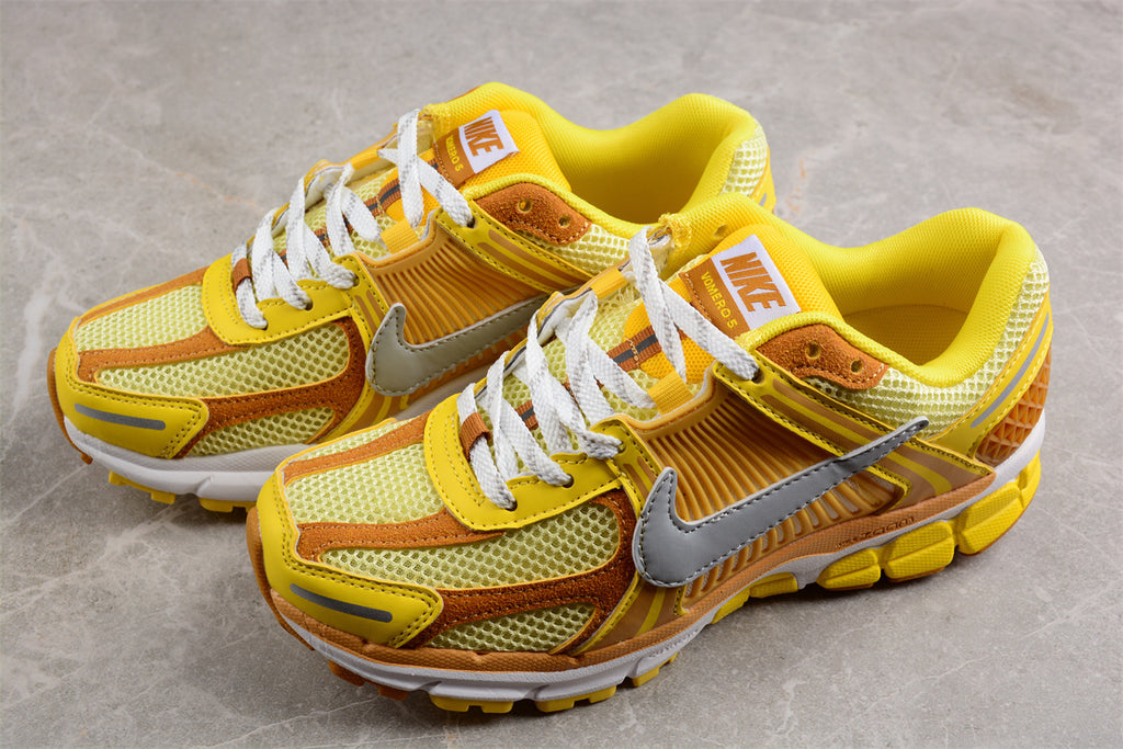 Nike Zoom Vomero 5 – Yellow / Silver Retro Runner