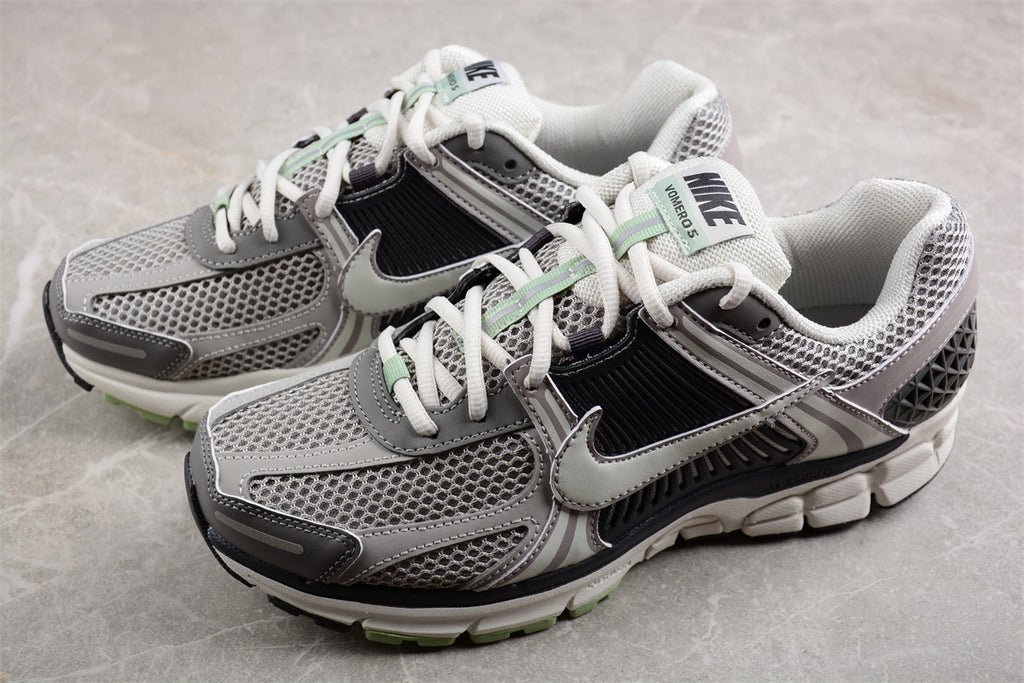 Nike Zoom Vomero 5 – 'Light Orewood Grey/Mint Retro Runner'
