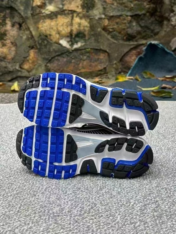 Nike Zoom Vomero 5 – 'Blue/Black/White Retro Runner'