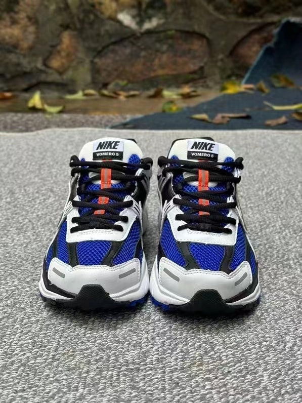 Nike Zoom Vomero 5 – 'Blue/Black/White Retro Runner'