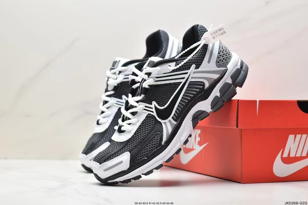 Nike Zoom Vomero 5 – 'Black/White Retro Performance Runner'
