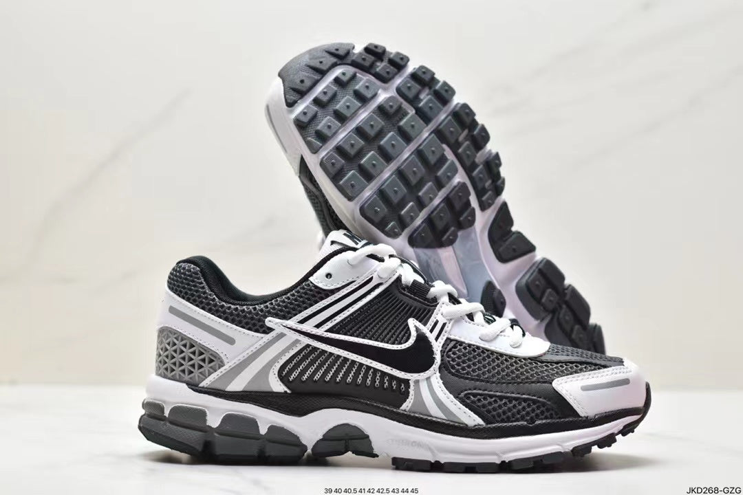 Nike Zoom Vomero 5 – 'Black/White Retro Performance Runner'