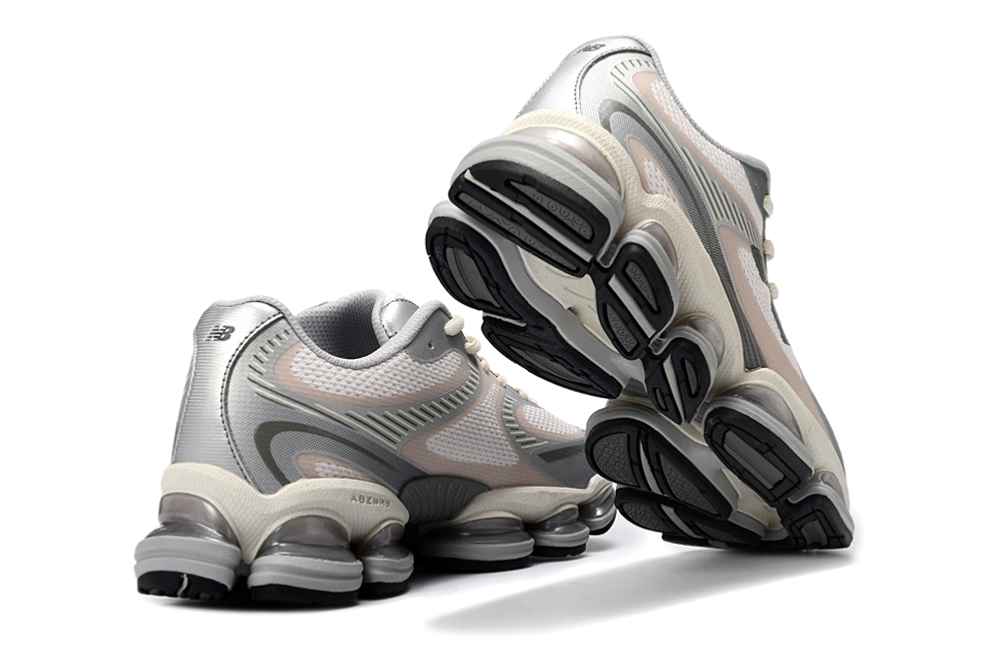 New Balance 2000 – Cream / Grey Cushion-Pod Runner