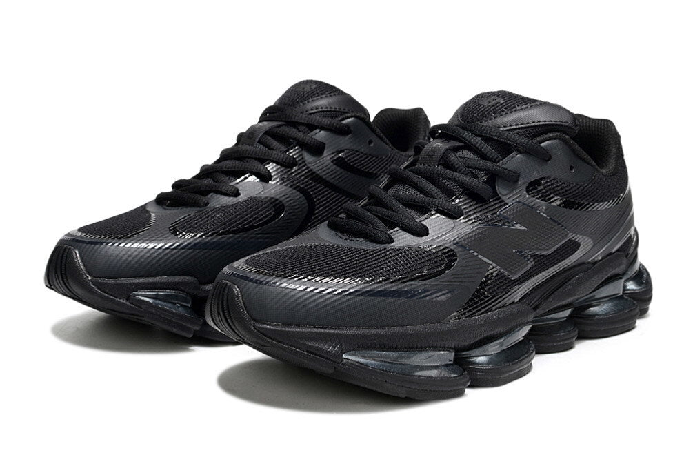 New Balance 2000 – Triple Black Cushion-Pod Runner
