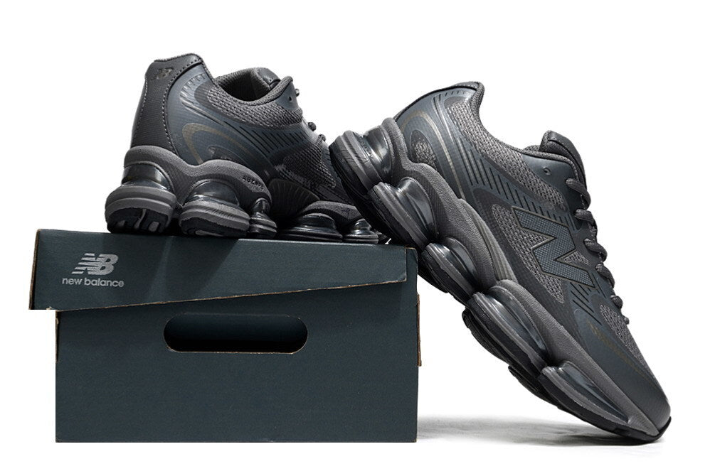 New Balance 2000 – Graphite Grey Cushion-Pod Runner